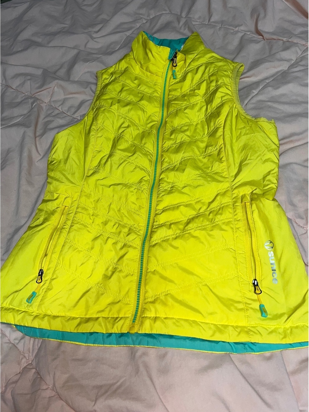 Sunice reversible quilted vest teal and yellow